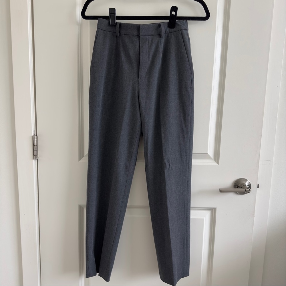Uniqlo women’s grey trousers